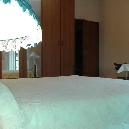 Homestay Domus Paris Tivoli