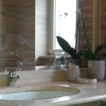 Domus Paris Homestay Tivoli